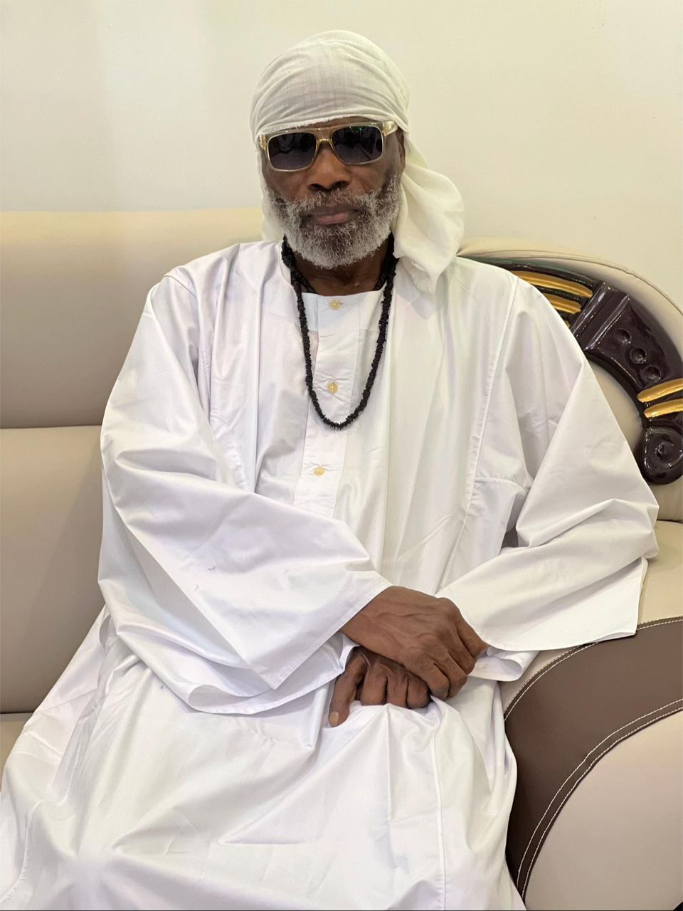 Maître Robert Tchedji en séance de voyance