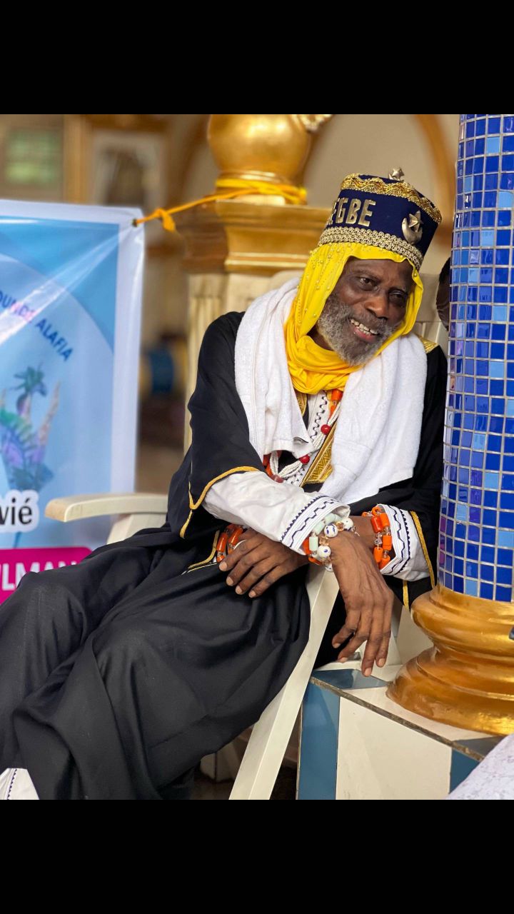 Maître Robert Tchedji en séance de voyance