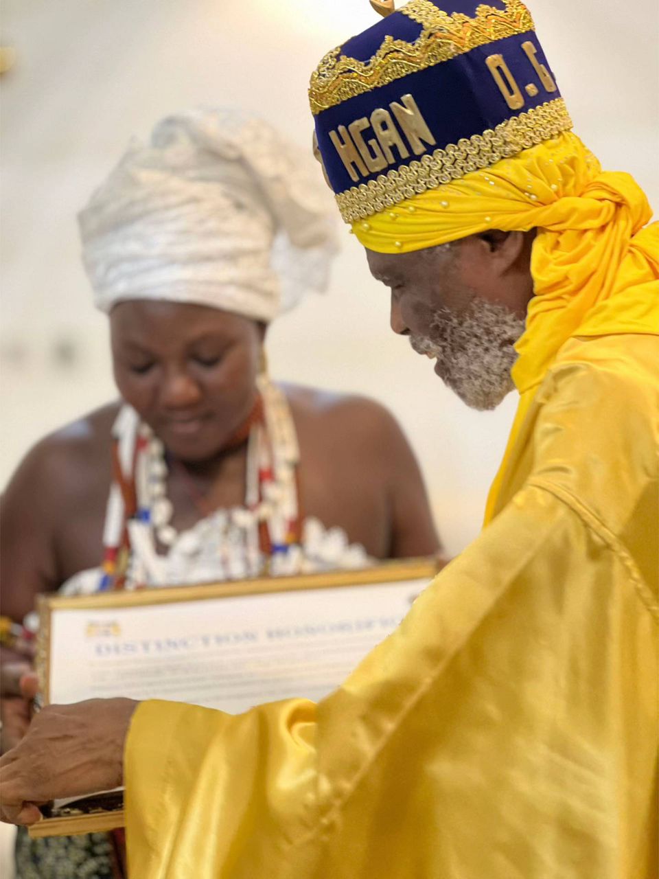Maître Robert Tchedji en séance de voyance